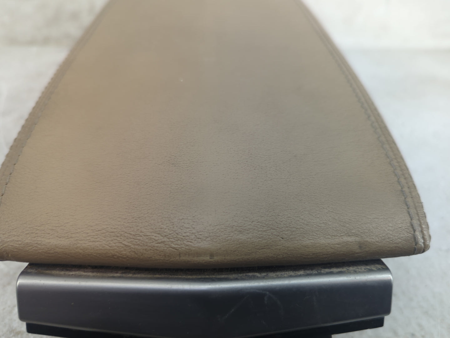2008 Cadillac Cts Center Console Armrest Cover Lid Fits OEM Used Auto Parts - Oemusedautoparts1.com