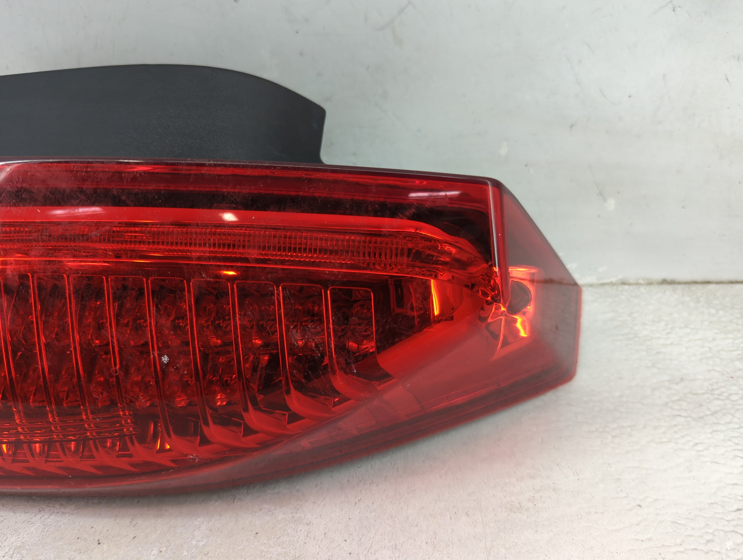2008-2014 Cadillac Cts Tail Light Assembly Passenger Right OEM P/N:22806054 Fits Fits 2008 2009 2010 2011 2012 2013 2014 OEM