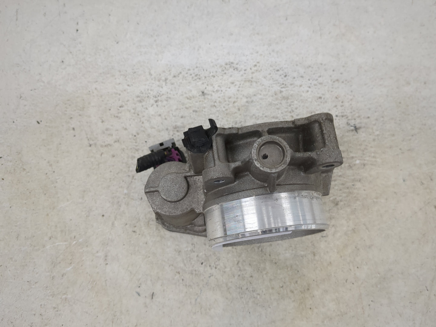 2008-2011 Cadillac Cts Throttle Body P/N:12632101 12605109 Fits Fits 2007 2008 2009 2010 2011 2012 OEM Used Auto Parts - Oem