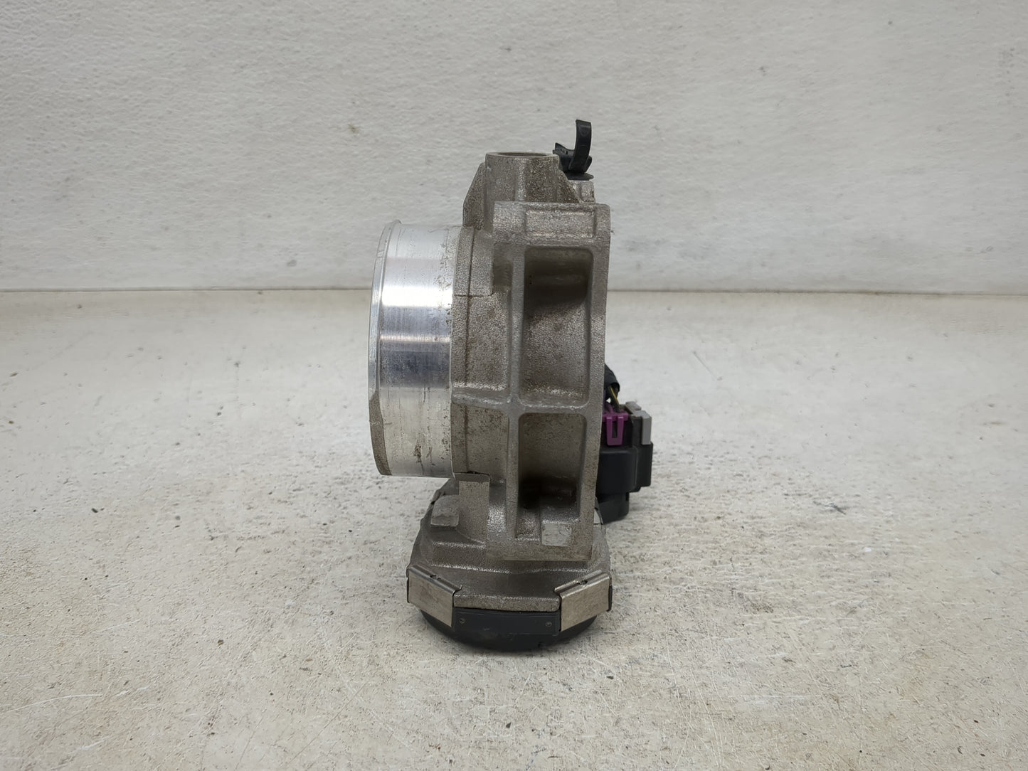 2008-2011 Cadillac Cts Throttle Body P/N:12632101 12605109 Fits Fits 2007 2008 2009 2010 2011 2012 OEM Used Auto Parts - Oem