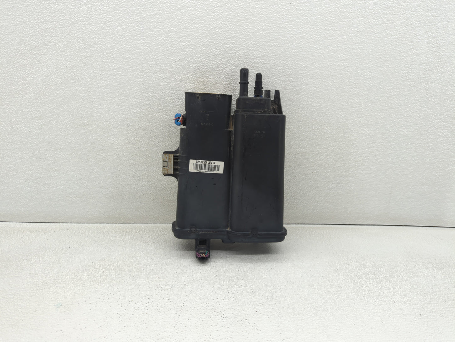 2008 Cadillac Cts Fuel Vapor Charcoal Canister - Oemusedautoparts1.com