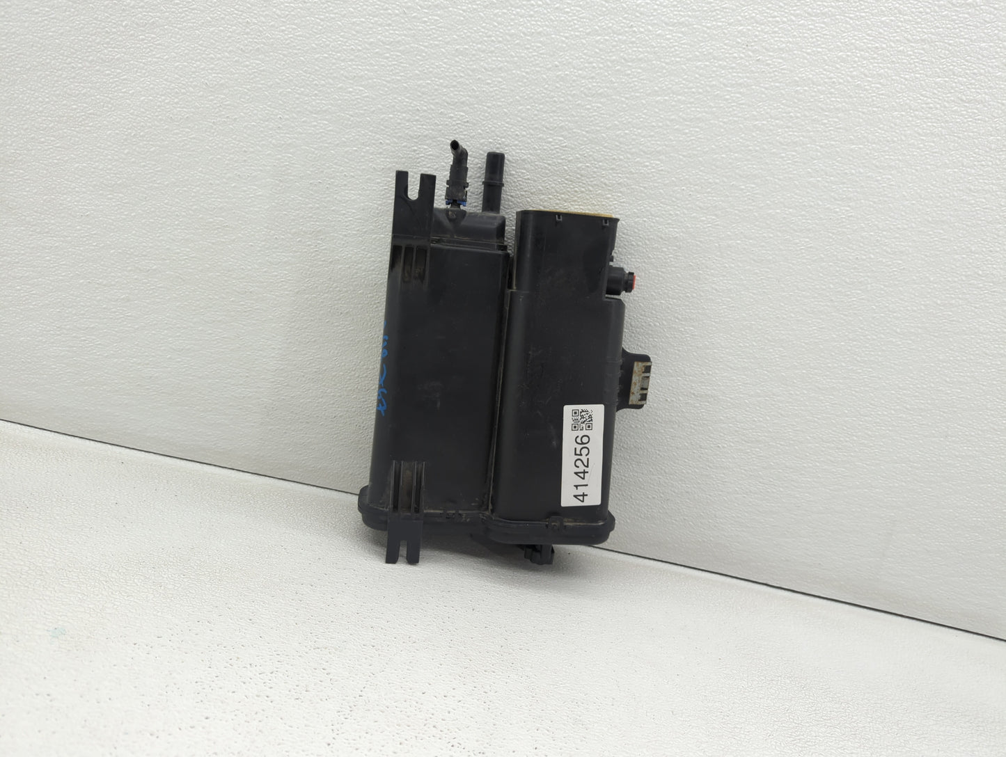 2008 Cadillac Cts Fuel Vapor Charcoal Canister - Oemusedautoparts1.com