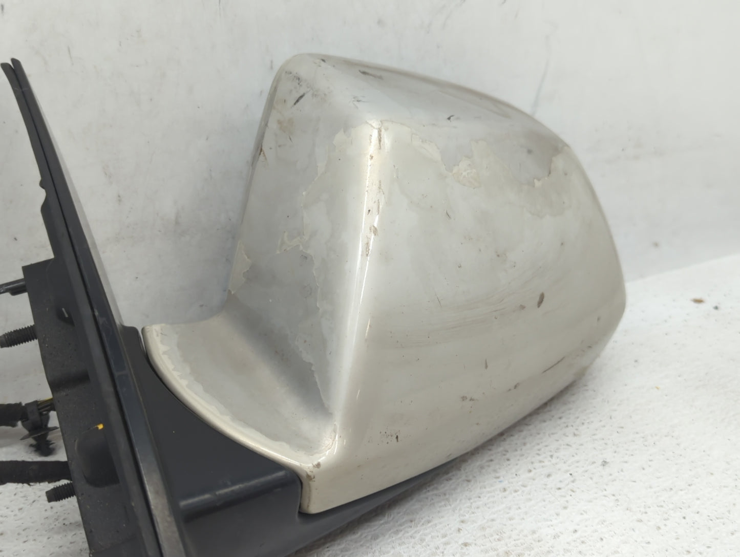 2008-2014 Cadillac Cts Driver Side View Mirror - Left Door Mirror OEM Used - Oemusedautoparts1.com