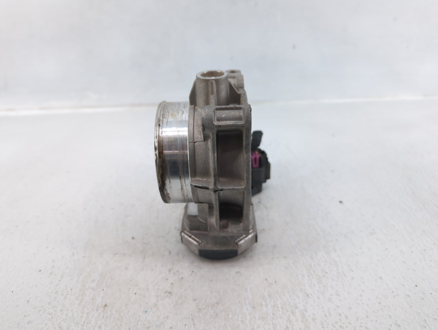 2008-2011 Cadillac Cts Throttle Body P/N:994AA Fits Fits 2007 2008 2009 2010 2011 2012 OEM Used Auto Parts - Oemusedautopart