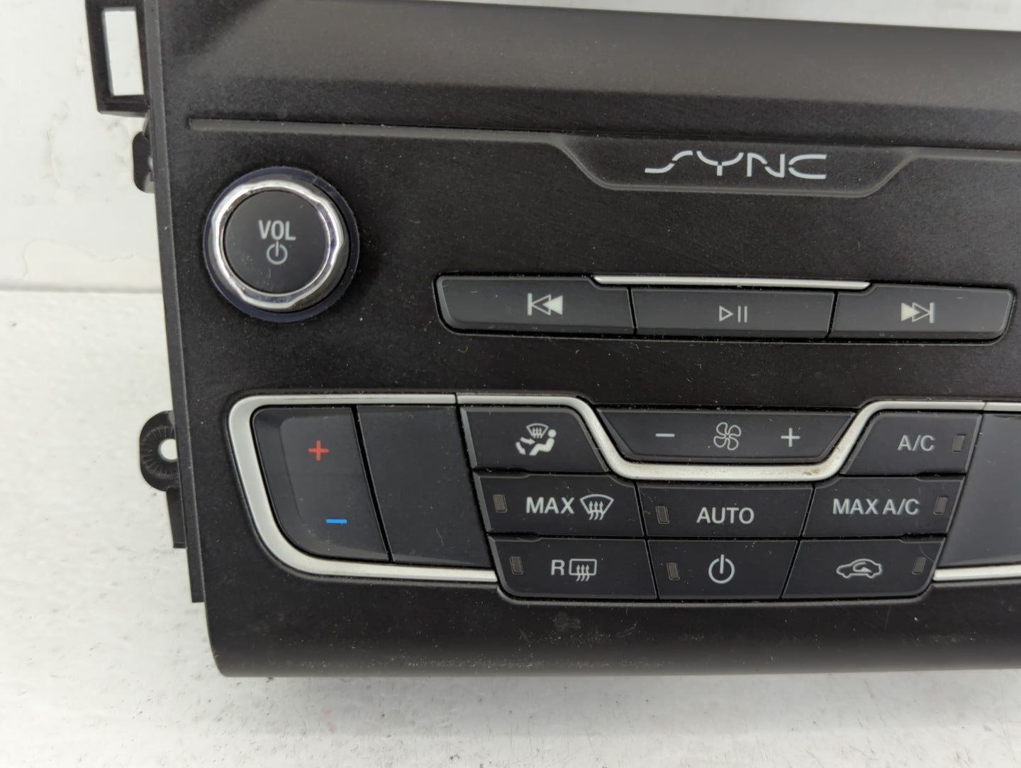 2008-2013 Cadillac Cts Radio Control Panel - Oemusedautoparts1.com