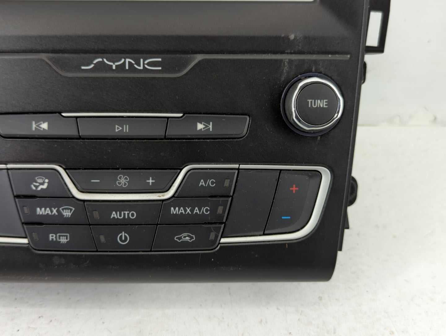 2008-2013 Cadillac Cts Radio Control Panel - Oemusedautoparts1.com