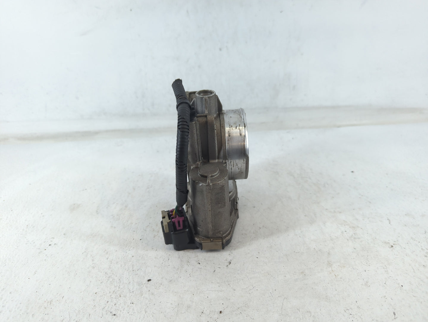 2008-2011 Cadillac Cts Throttle Body P/N:994AA8684C 1068AA994AA8684C Fits Fits 2007 2008 2009 2010 2011 2012 OEM Used Auto P