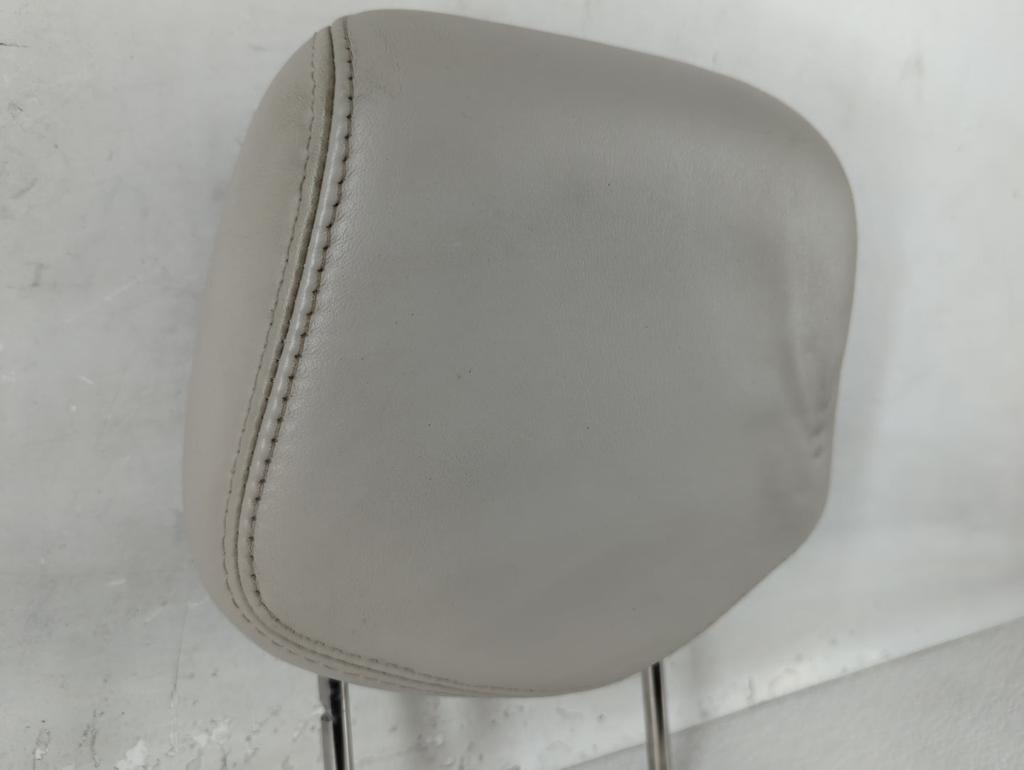 2008 Cadillac Cts Headrest Head Rest Front Driver Passenger Seat Fits OEM Used Auto Parts - Oemusedautoparts1.com