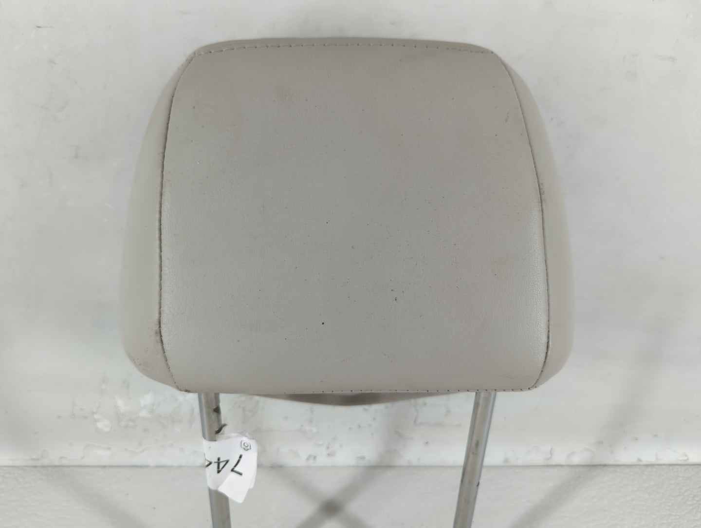 2008 Cadillac Cts Headrest Head Rest Front Driver Passenger Seat Fits OEM Used Auto Parts - Oemusedautoparts1.com