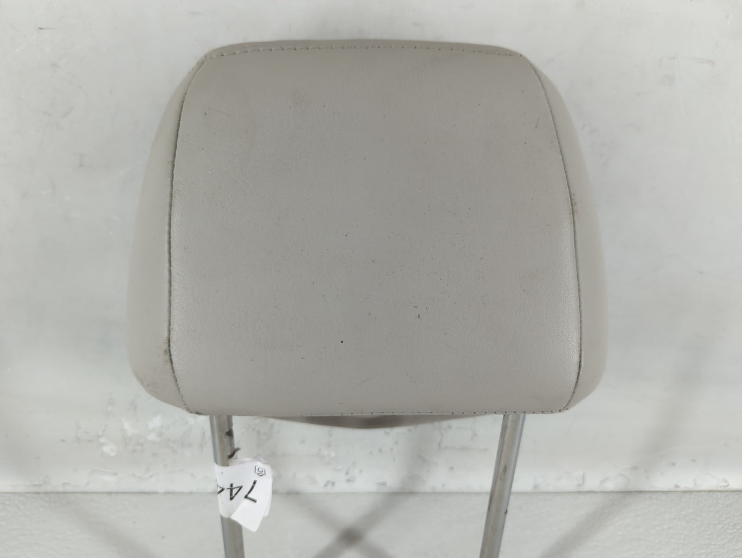 2008 Cadillac Cts Headrest Head Rest Front Driver Passenger Seat Fits OEM Used Auto Parts - Oemusedautoparts1.com