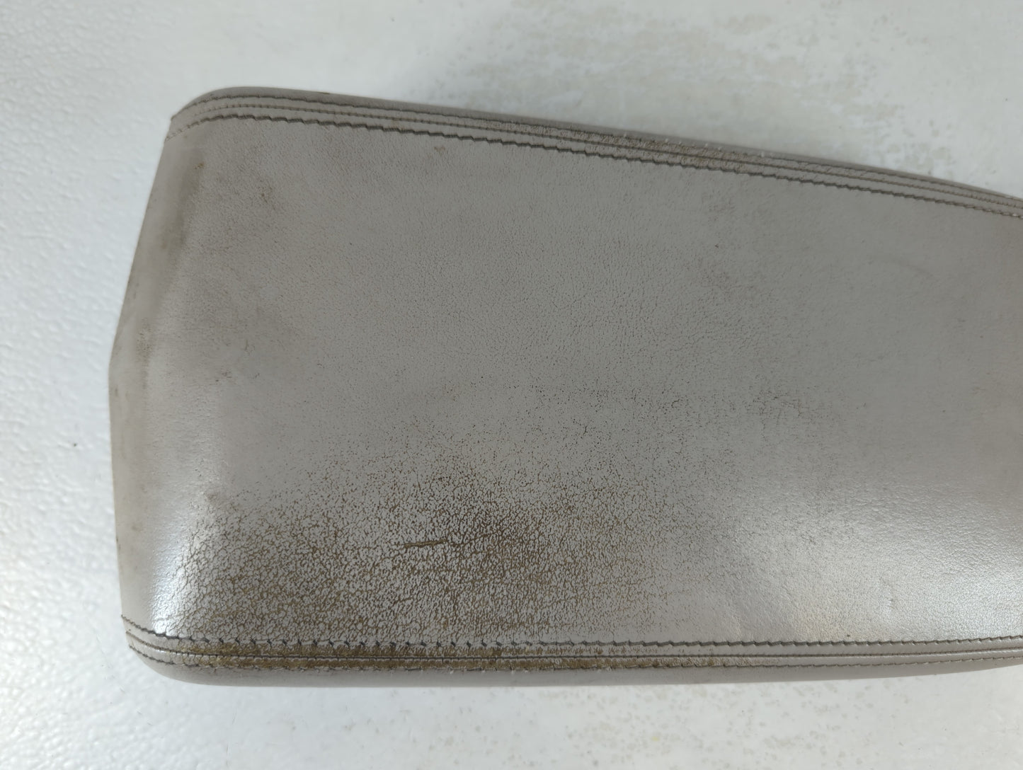 2008 Cadillac Cts Center Console Armrest Cover Lid Fits OEM Used Auto Parts - Oemusedautoparts1.com