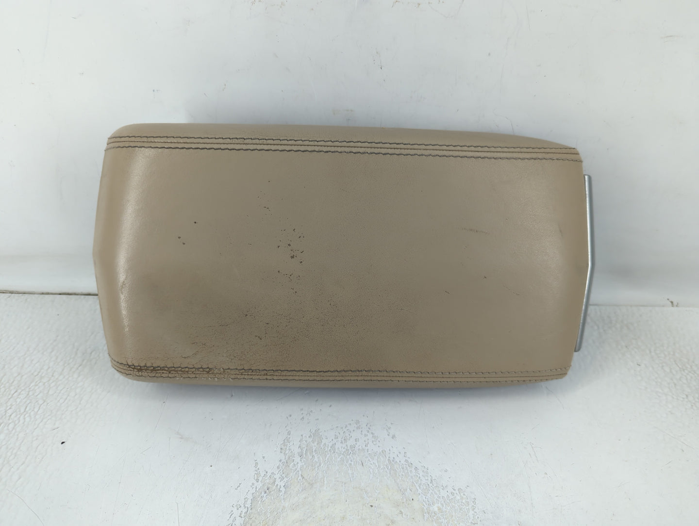 2008-2009 Cadillac Cts Center Console Armrest Cover Lid P/N:M0300235 319 07 X5 Fits Fits 2008 2009 OEM Used Auto Parts - Oem
