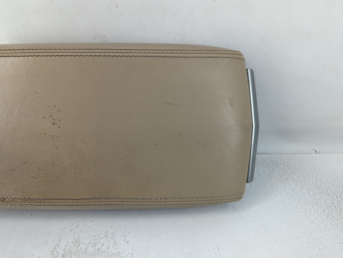2008-2009 Cadillac Cts Center Console Armrest Cover Lid P/N:M0300235 319 07 X5 Fits Fits 2008 2009 OEM Used Auto Parts - Oem