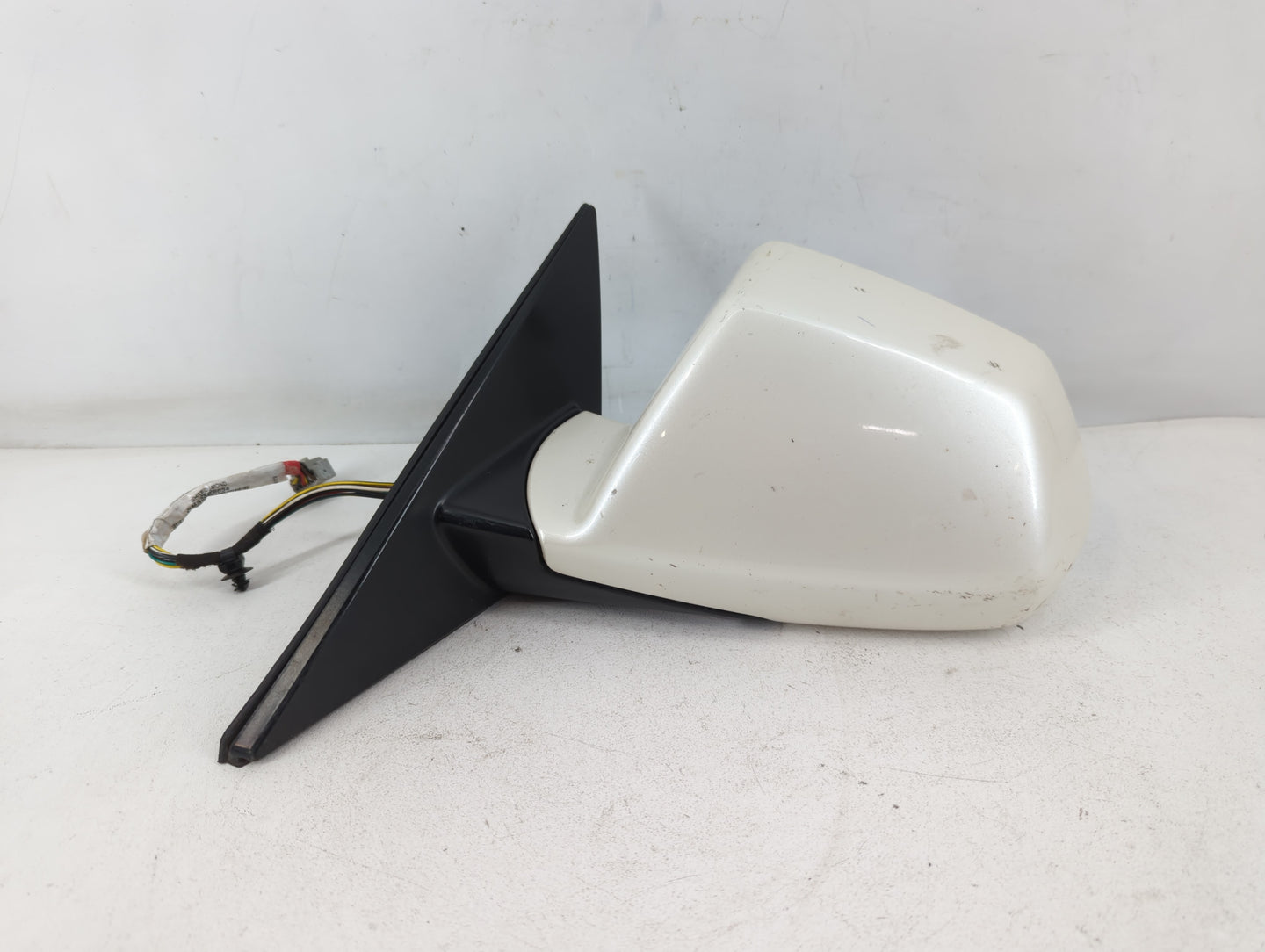 2008-2014 Cadillac Cts Driver Side View Mirror - Left Door Mirror OEM Used - Oemusedautoparts1.com