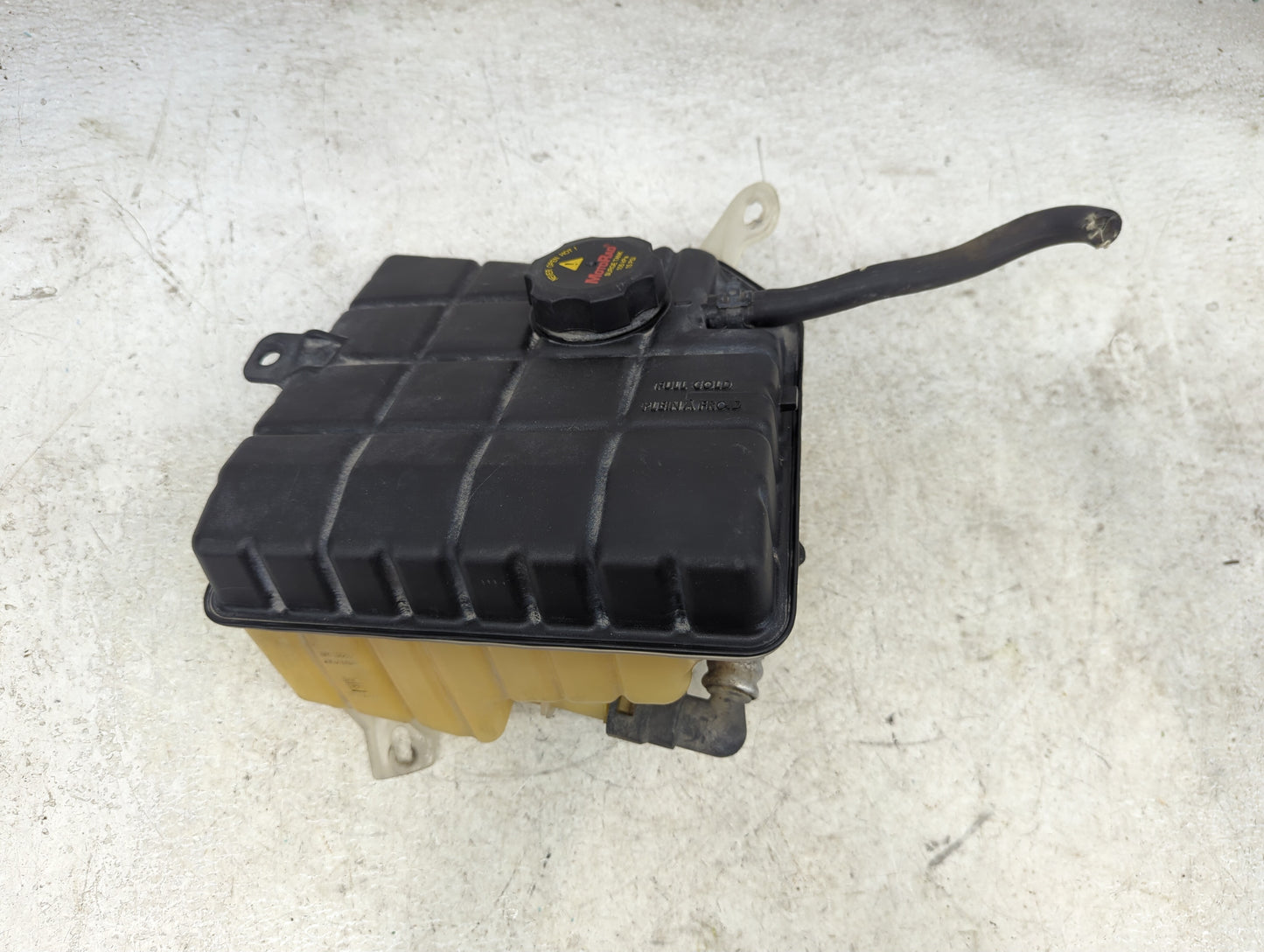 2006-2011 Cadillac Dts Radiator Coolant Overflow Expansion Tank Bottle 1449636 - Oemusedautoparts1.com