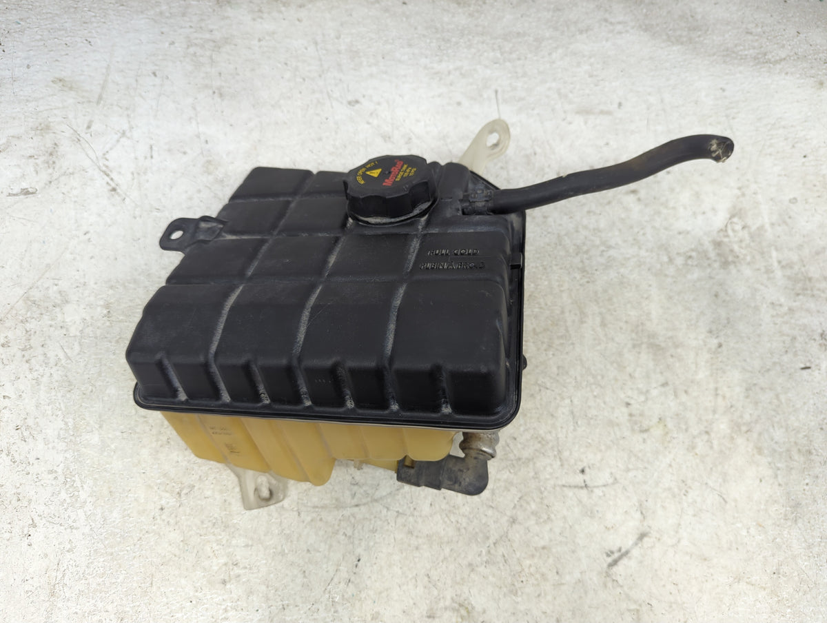 2006-2011 Cadillac Dts Radiator Coolant Overflow Expansion Tank Bottle 1449636 - Oemusedautoparts1.com