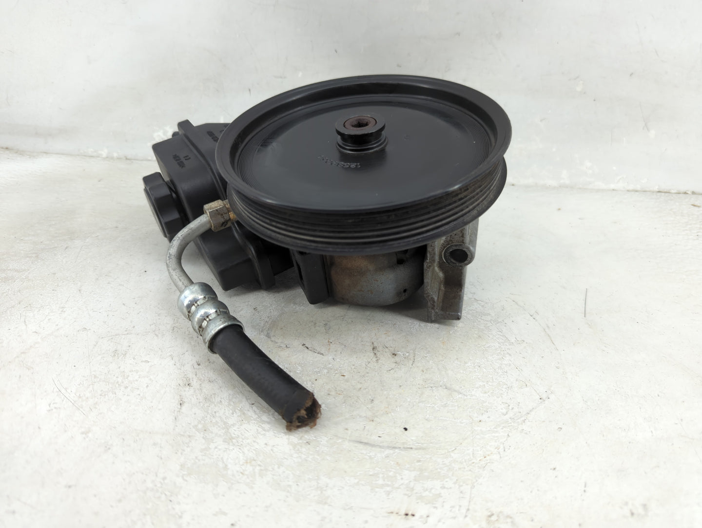 2006-2011 Cadillac Dts Power Steering Column Pump Oem 1467070 - Oemusedautoparts1.com