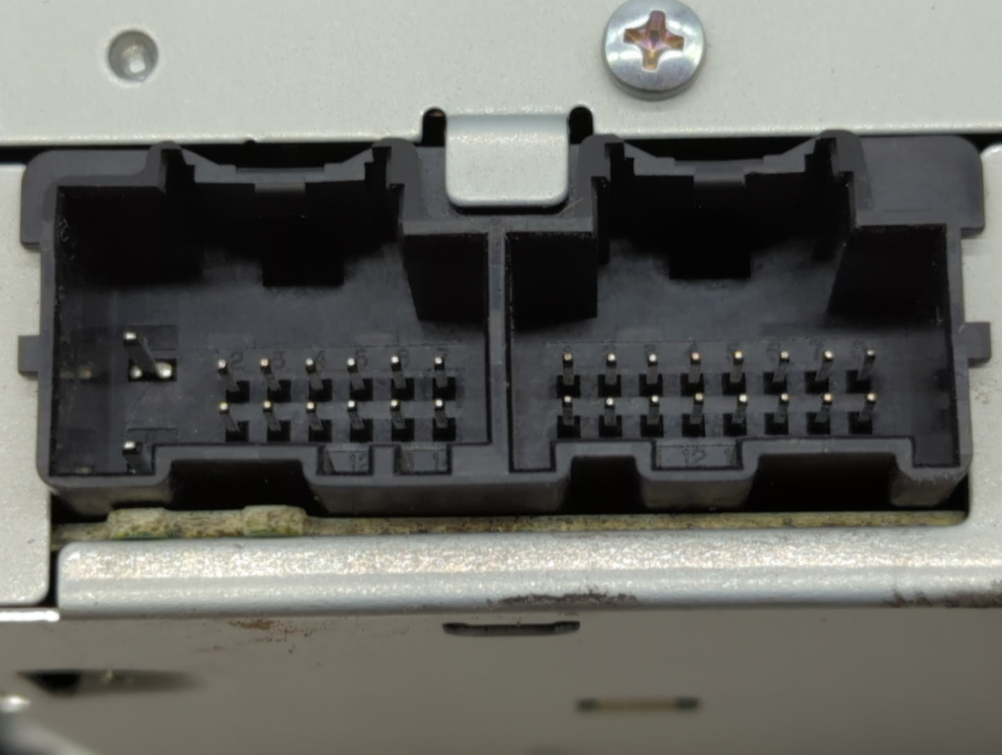 2007-2009 Cadillac Dts Radio Control Panel - Oemusedautoparts1.com