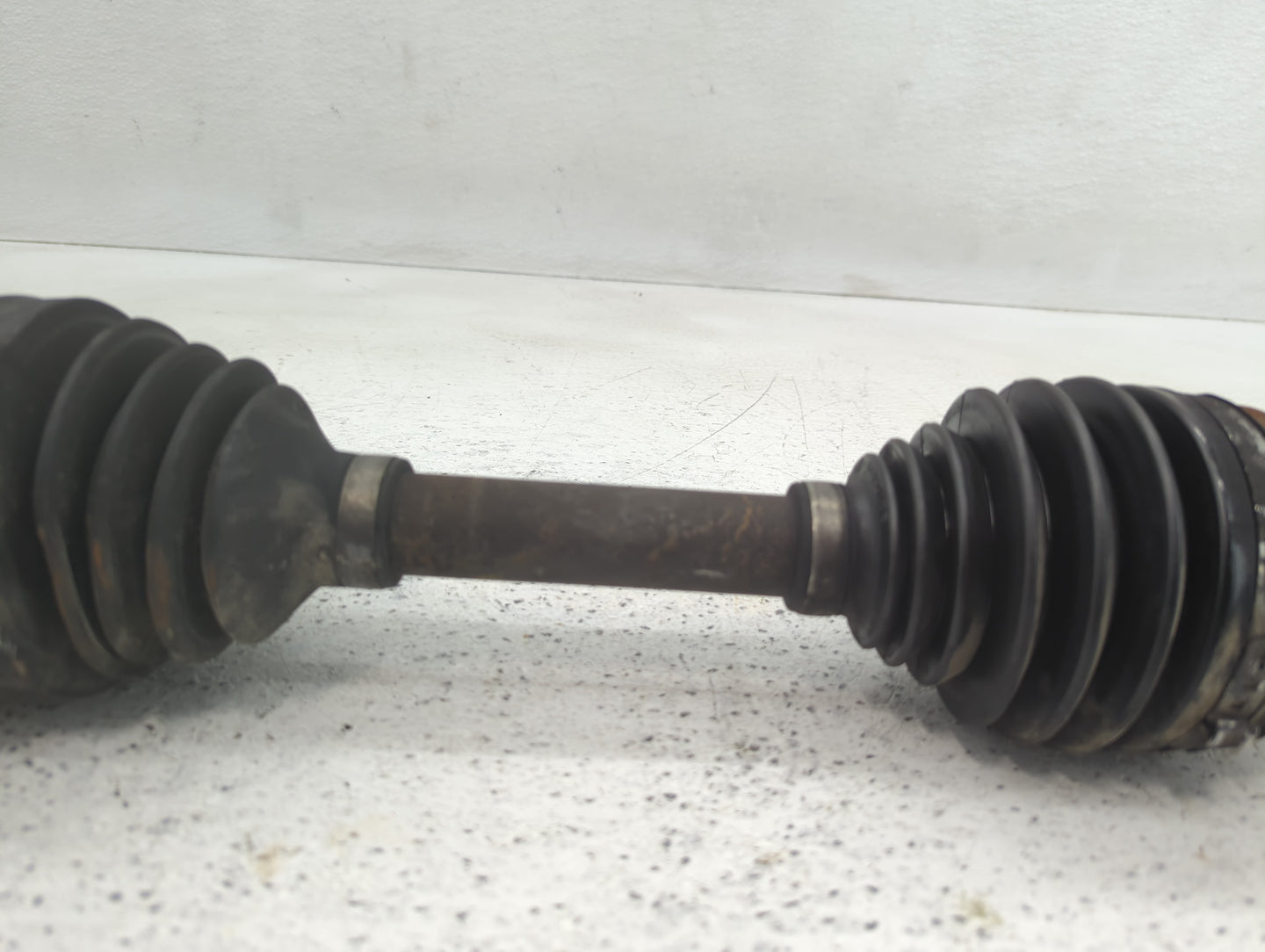 2006-2011 Cadillac Dts Axle Shaft Front Driver Cv C/v - Oemusedautoparts1.com