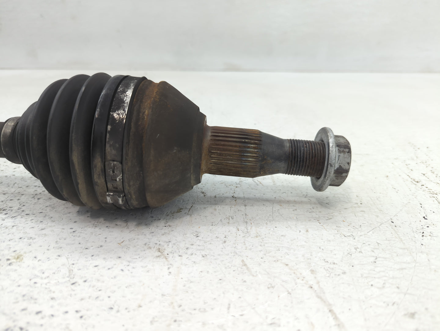 2006-2011 Cadillac Dts Axle Shaft Front Driver Cv C/v - Oemusedautoparts1.com