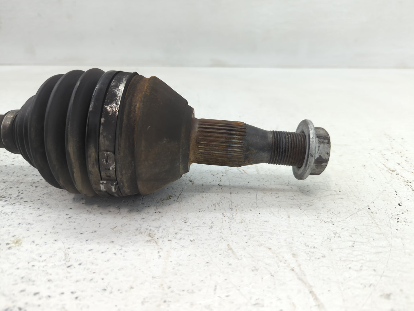 2006-2011 Cadillac Dts Axle Shaft Front Driver Cv C/v - Oemusedautoparts1.com