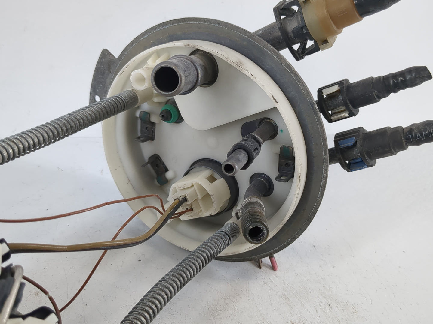 2008-2013 Cadillac Escalade Electrical Gas Fuel Pump Assembly - Oemusedautoparts1.com
