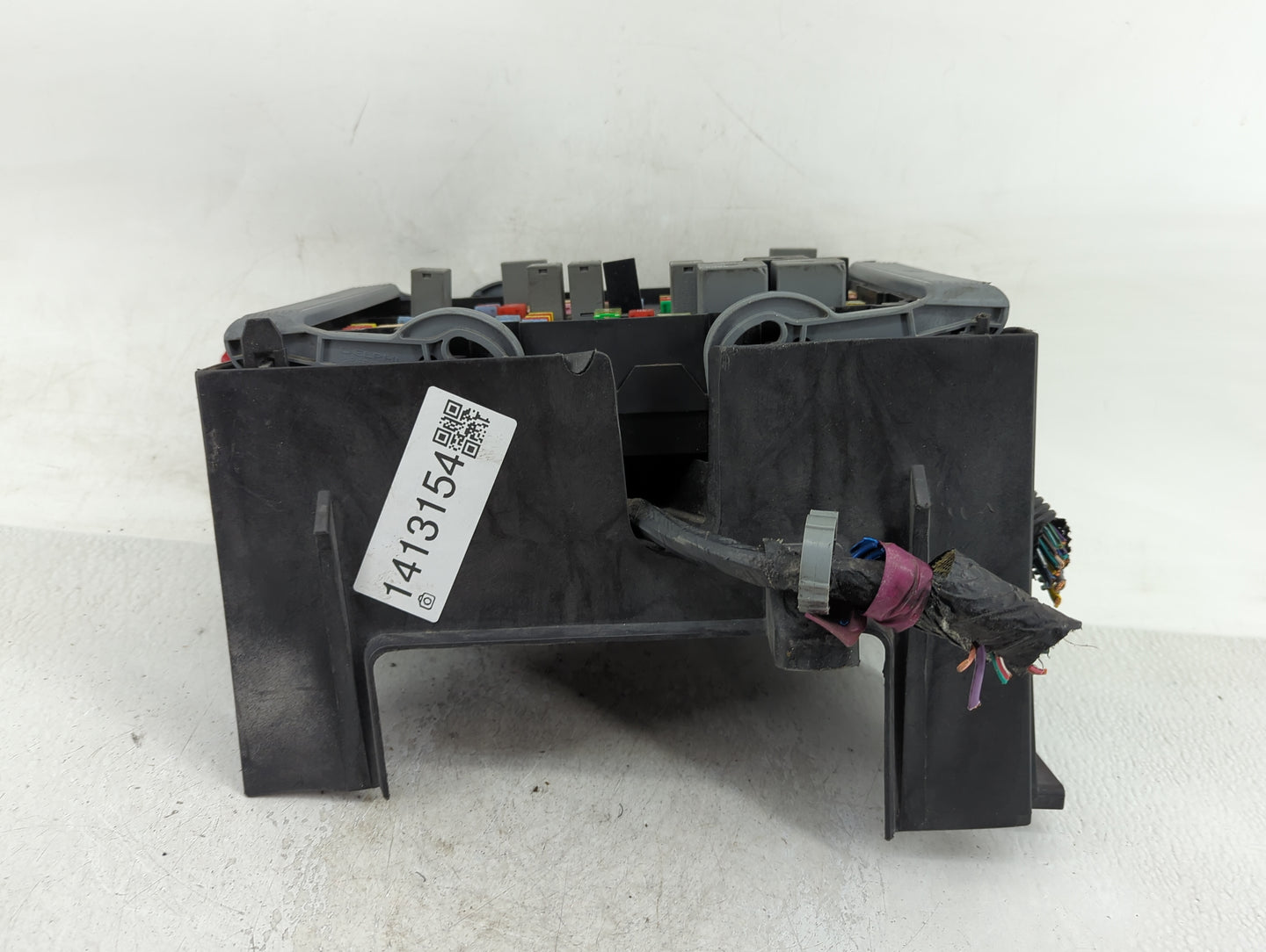 2008-2009 Cadillac Escalade Fusebox Fuse Box Panel Relay Module Fits Fits 2007 2008 2009 OEM Used Auto Parts - Oemusedautopa