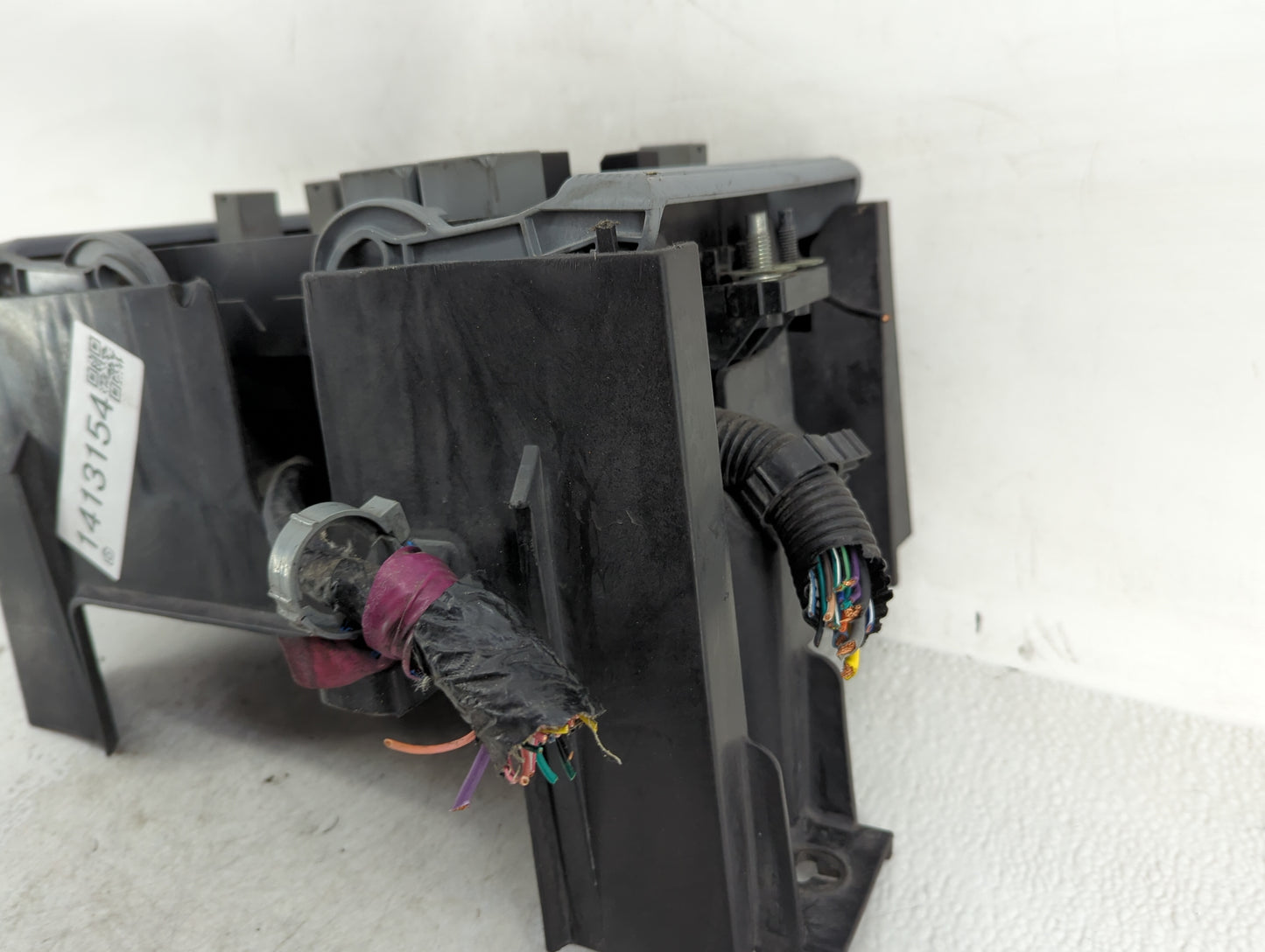 2008-2009 Cadillac Escalade Fusebox Fuse Box Panel Relay Module Fits Fits 2007 2008 2009 OEM Used Auto Parts - Oemusedautopa