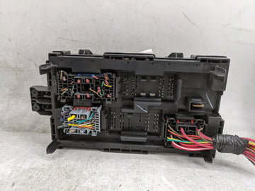 2008-2009 Cadillac Escalade Fusebox Fuse Box Panel Relay Module P/N:25905681_02 Fits Fits 2007 2008 2009 OEM Used Auto Parts