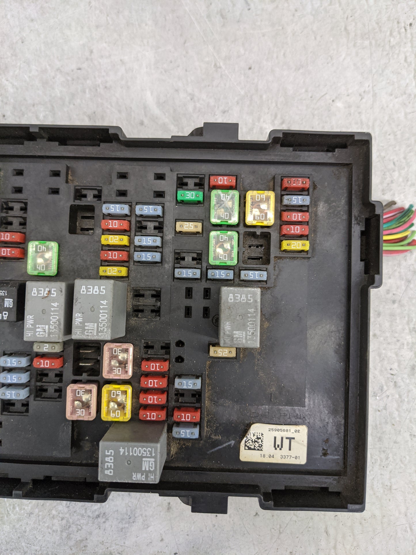 2008-2009 Cadillac Escalade Fusebox Fuse Box Panel Relay Module P/N:25905681_02 Fits Fits 2007 2008 2009 OEM Used Auto Parts