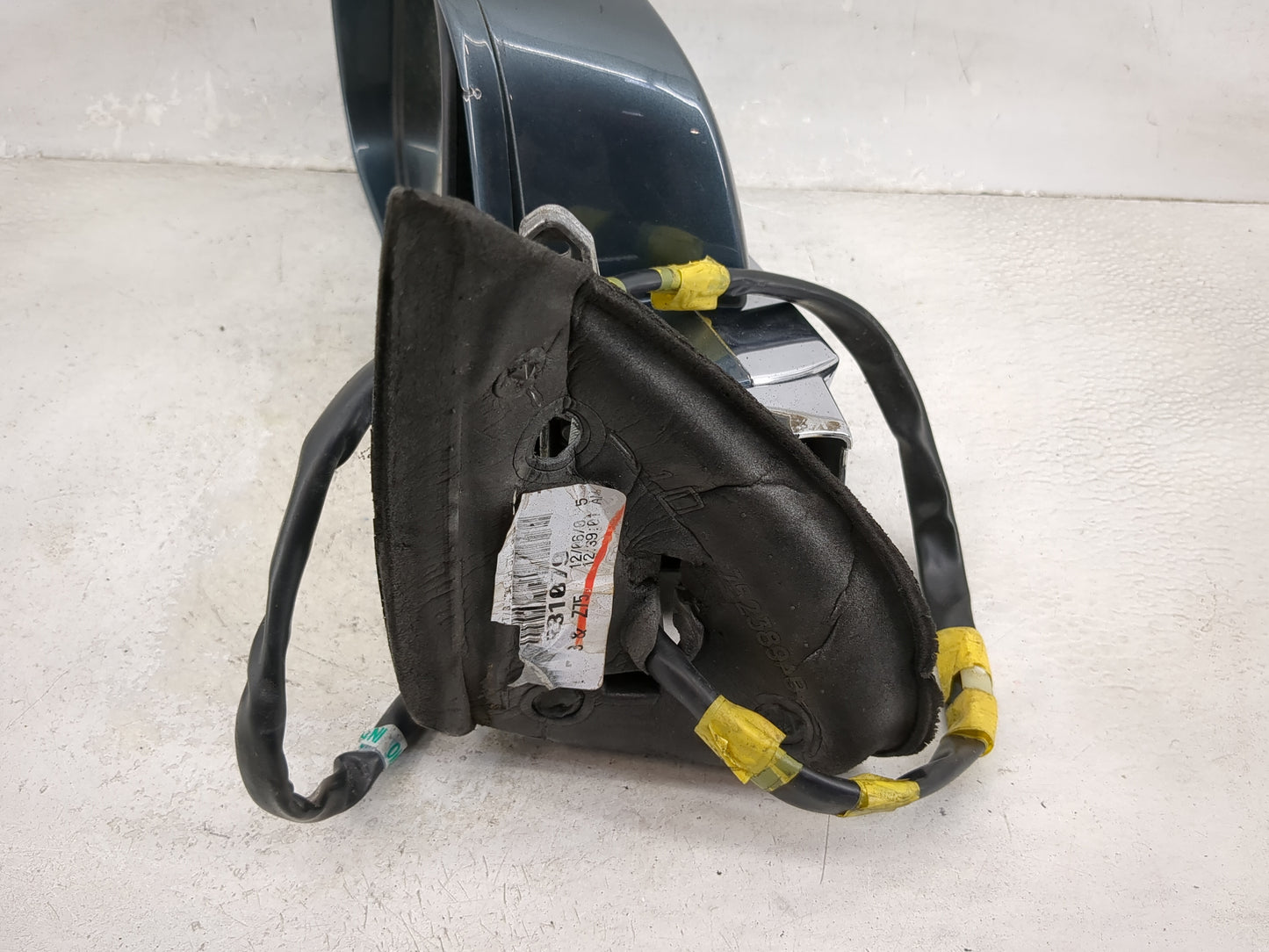 2007-2008 Cadillac Escalade Driver Side View Mirror - Left Door Mirror OEM Used - Oemusedautoparts1.com