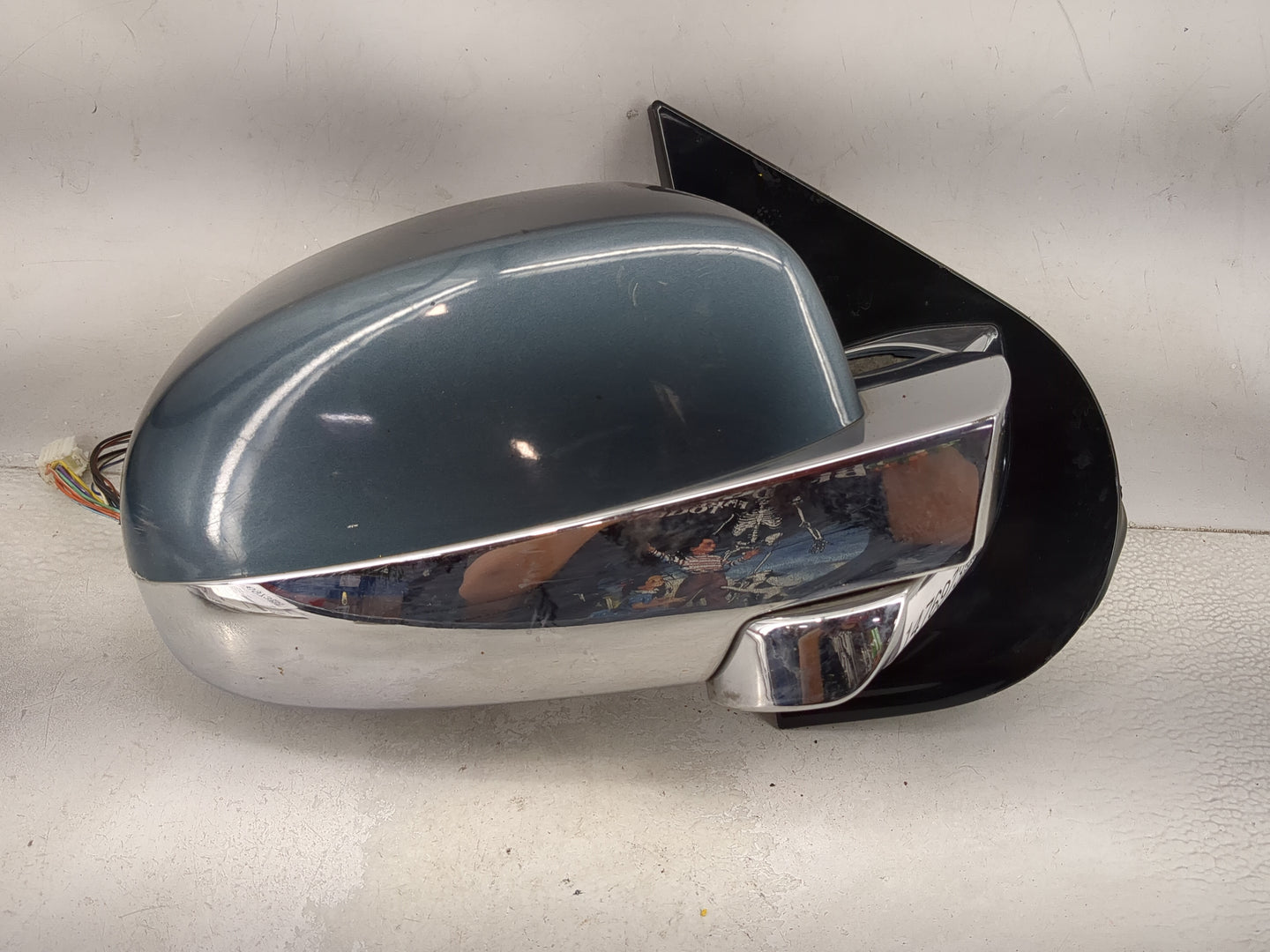 2007-2008 Cadillac Escalade Passenger Side View Mirror - Right Door Mirror OEM Used - Oemusedautoparts1.com