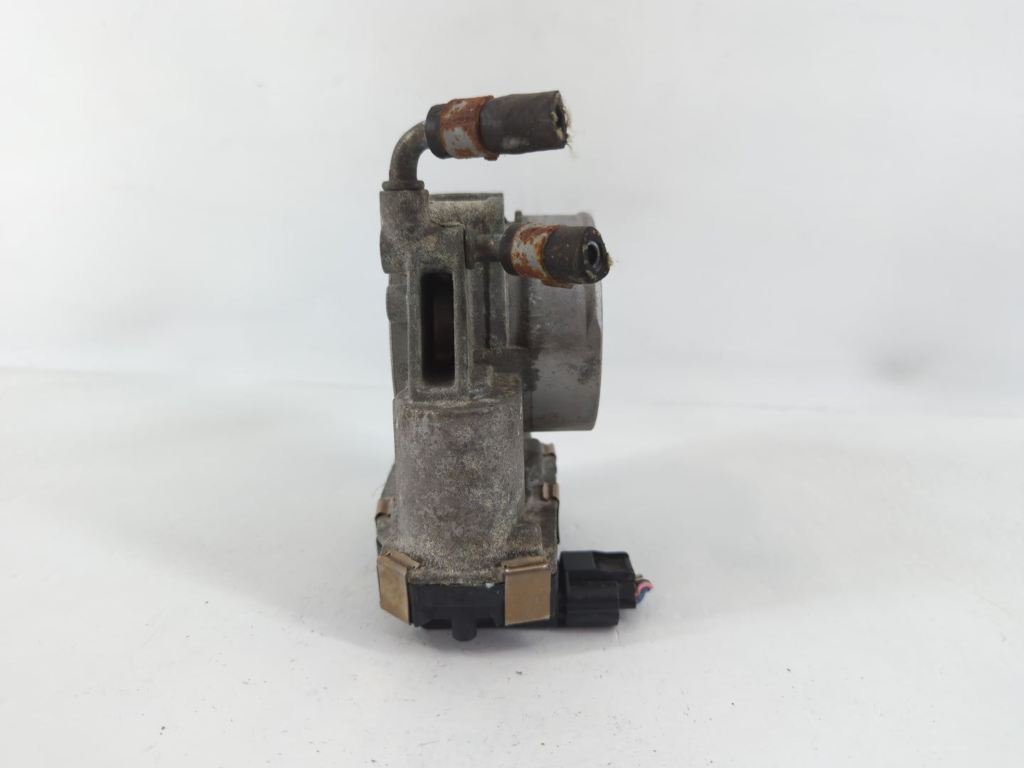 2007-2008 Cadillac Escalade Throttle Body P/N:PBT GF40 Fits Fits 2006 2007 2008 2009 OEM Used Auto Parts - Oemusedautoparts1