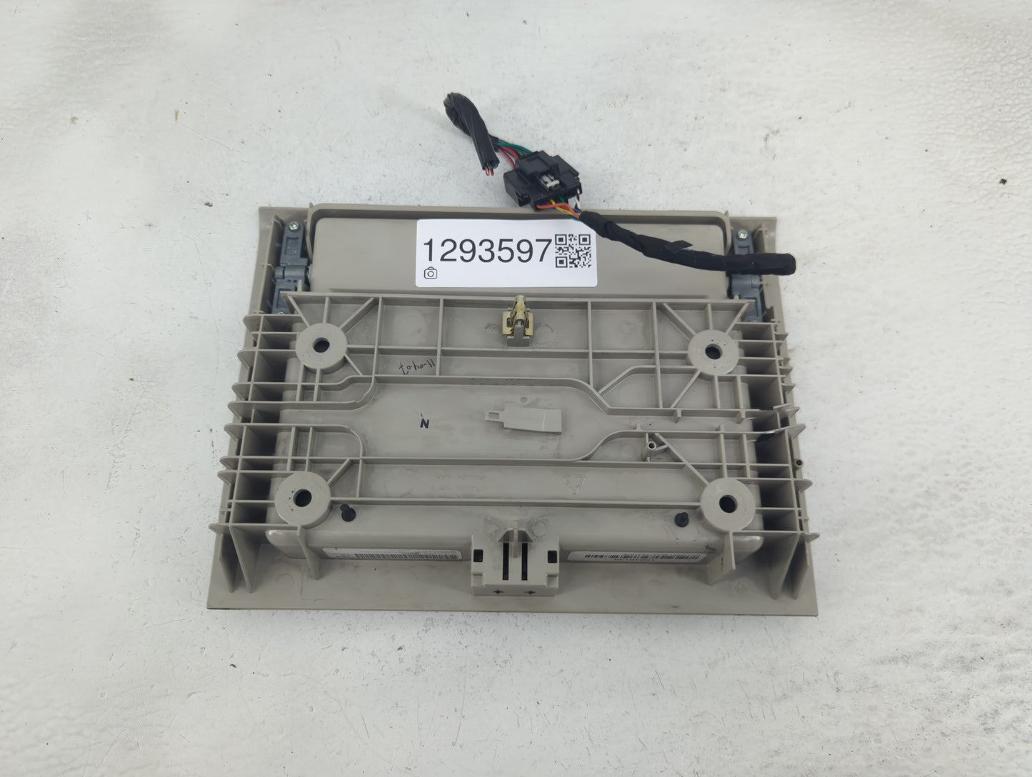 2007-2014 Cadillac Escalade Esv Information Display Screen - Oemusedautoparts1.com