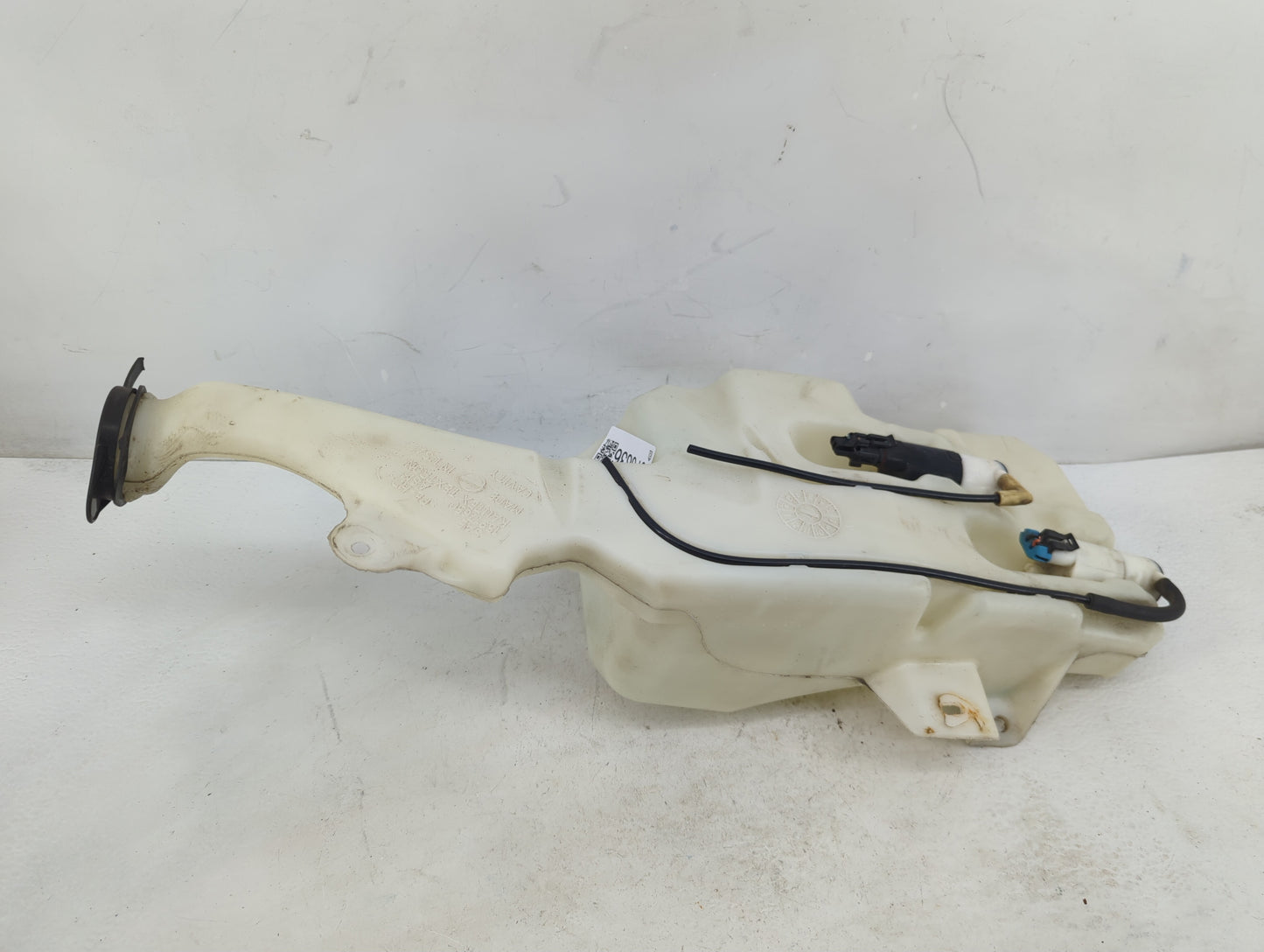 2007 Cadillac Escalade Esv Windshield Washer Fluid Reservoir Bottle Oem - Oemusedautoparts1.com