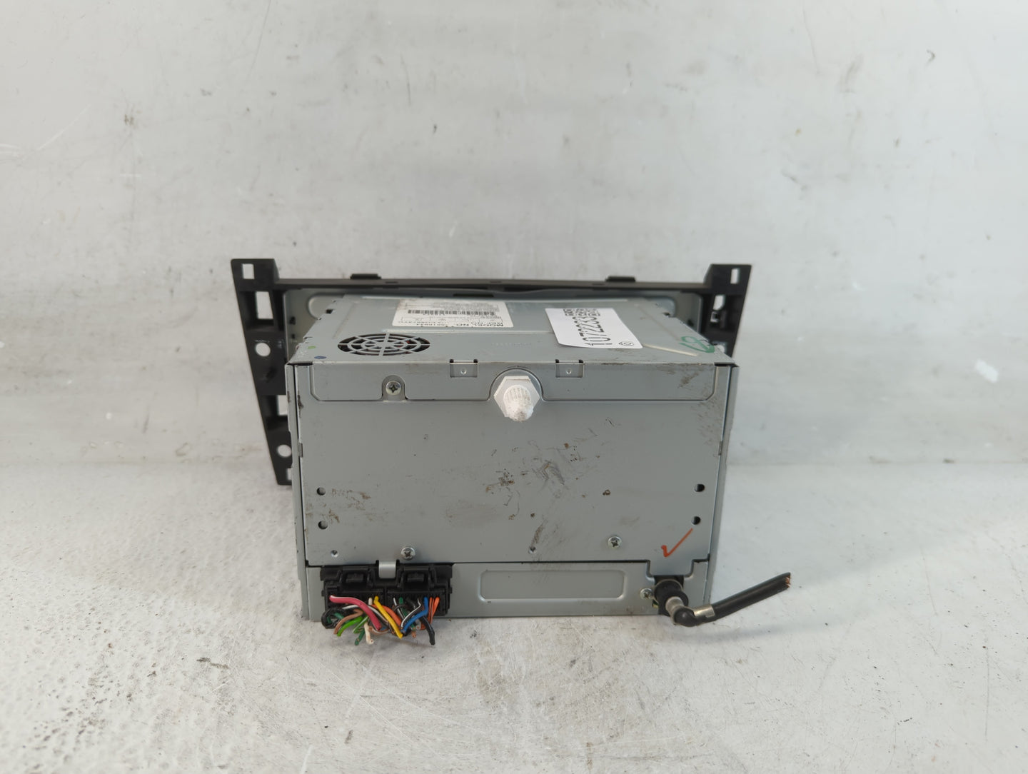 2007-2008 Cadillac Srx Radio AM FM Cd Player Receiver Replacement P/N:25818944 Fits Fits 2007 2008 2009 OEM Used Auto Parts 