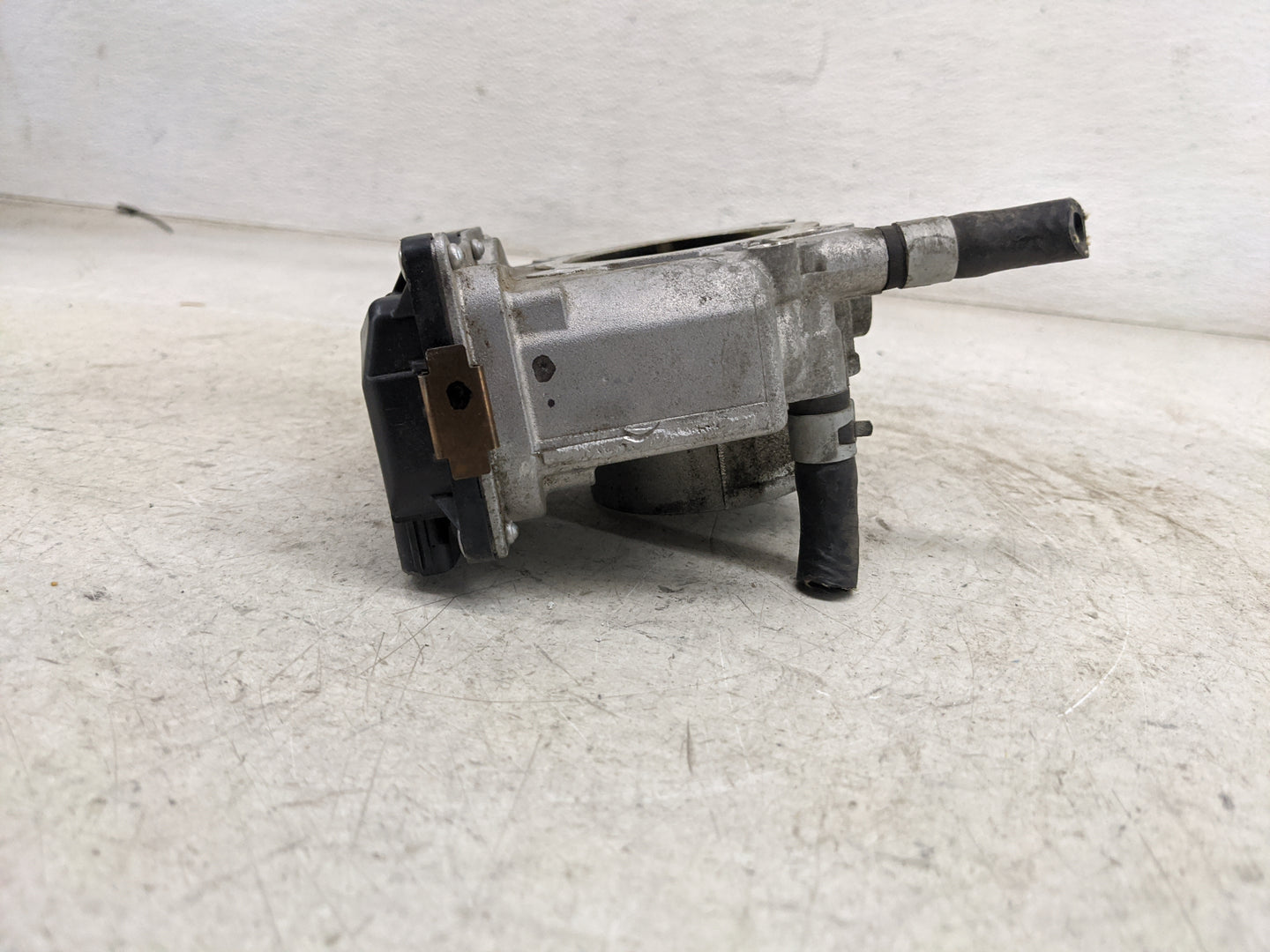 2008 Cadillac Srx Throttle Body Fits OEM Used Auto Parts - Oemusedautoparts1.com