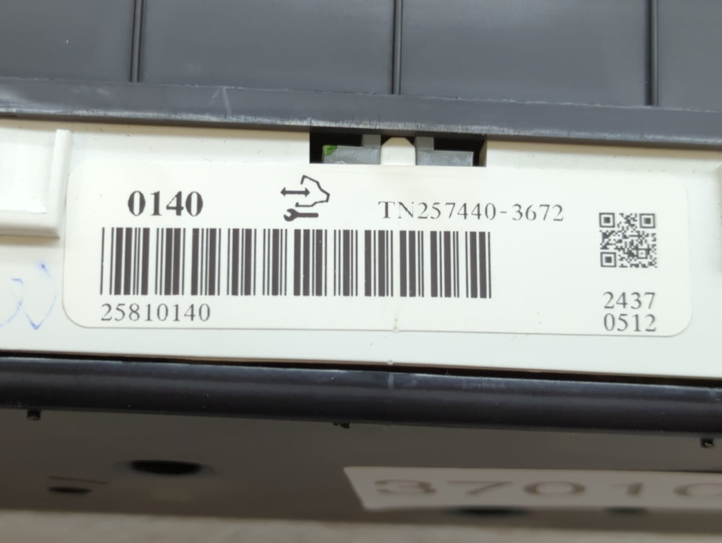 2008-2009 Cadillac Srx Instrument Cluster Speedometer Gauges P/N:25810140 25961448, 25904017, 25961448 Fits Fits 2008 2009 O