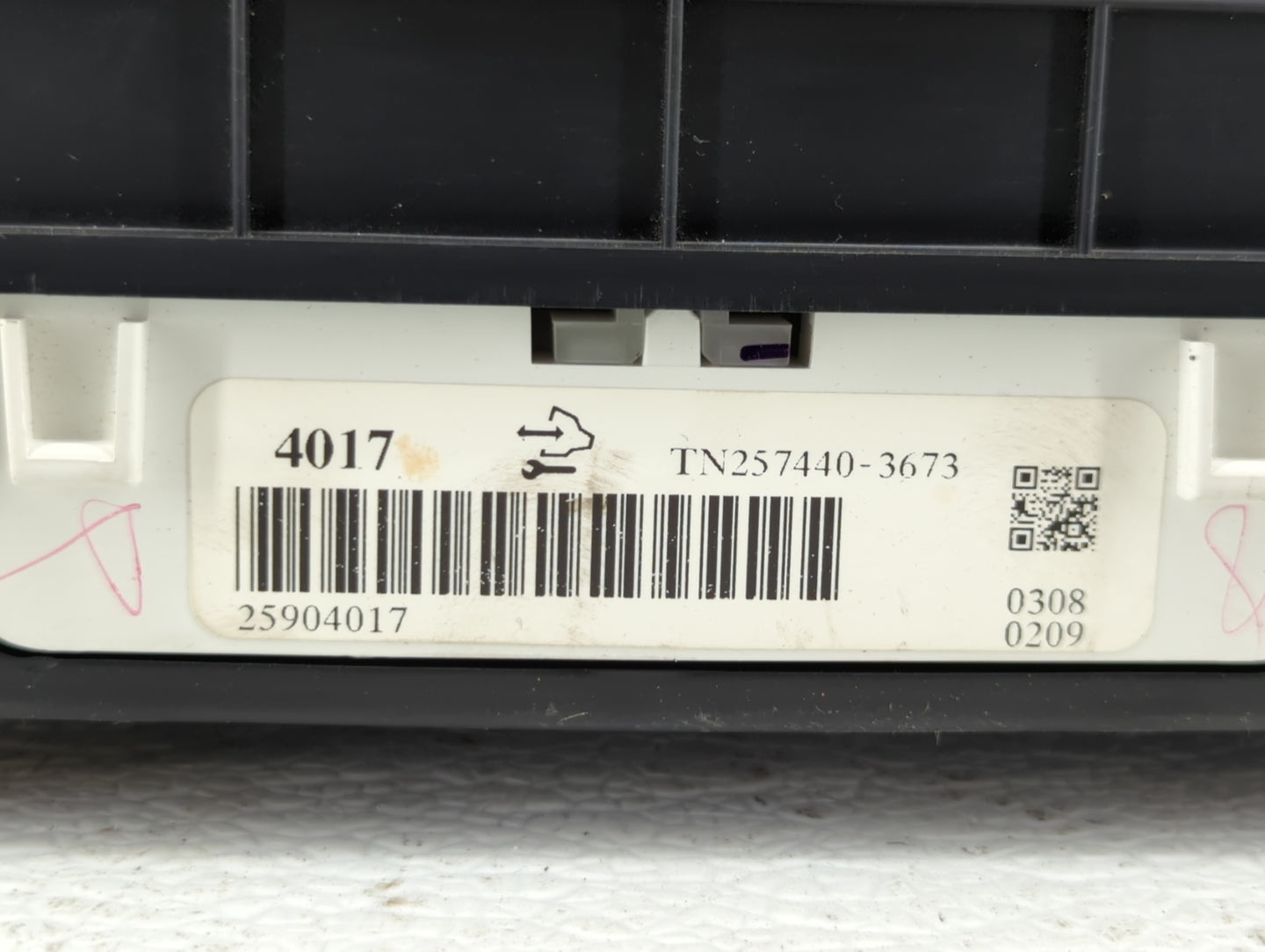 2008-2009 Cadillac Srx Instrument Cluster Speedometer Gauges P/N:25810140 25961448, 25904017, 25961448 Fits Fits 2008 2009 O
