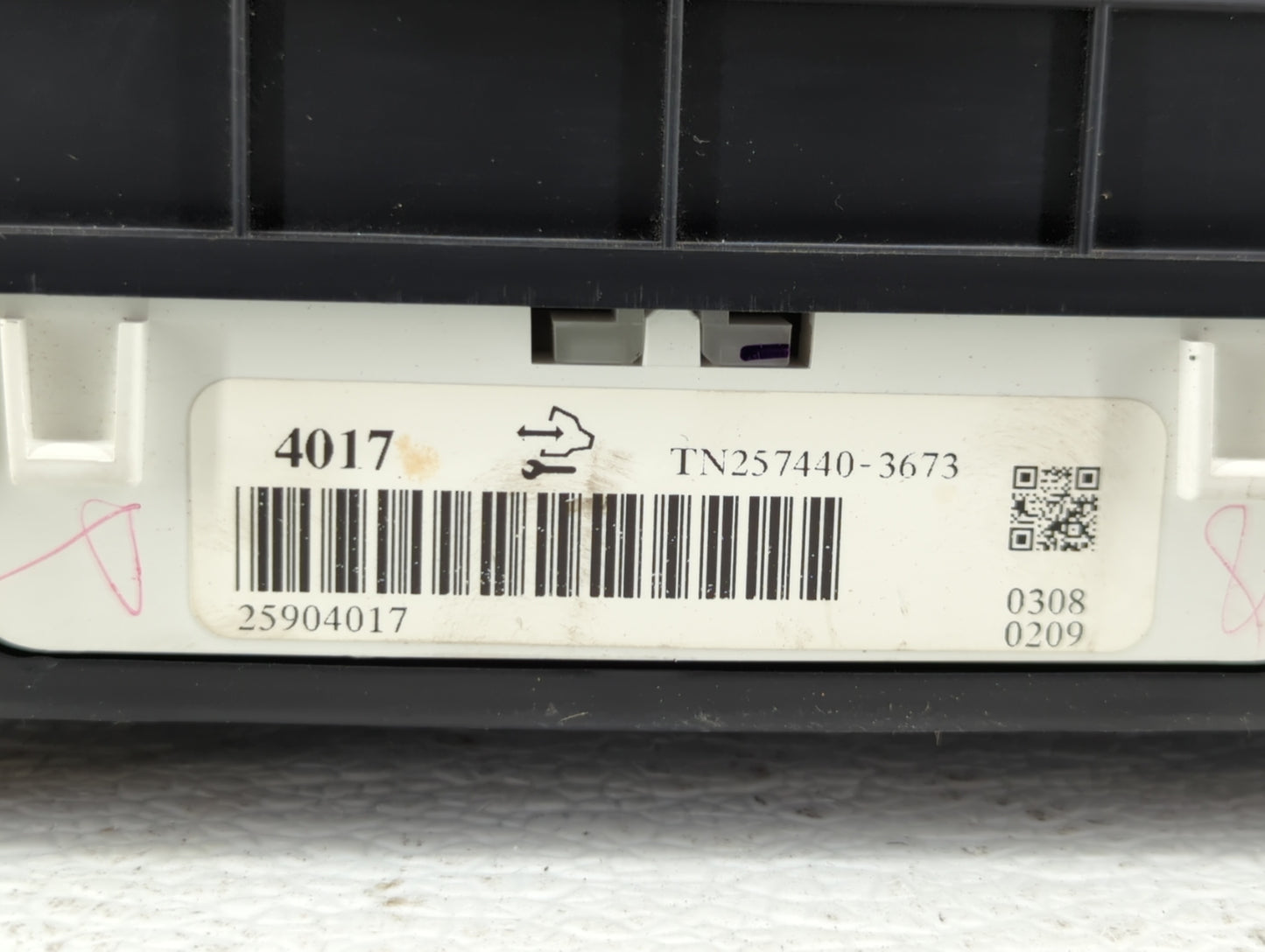 2008-2009 Cadillac Srx Instrument Cluster Speedometer Gauges P/N:25810140 25961448, 25904017, 25961448 Fits Fits 2008 2009 O