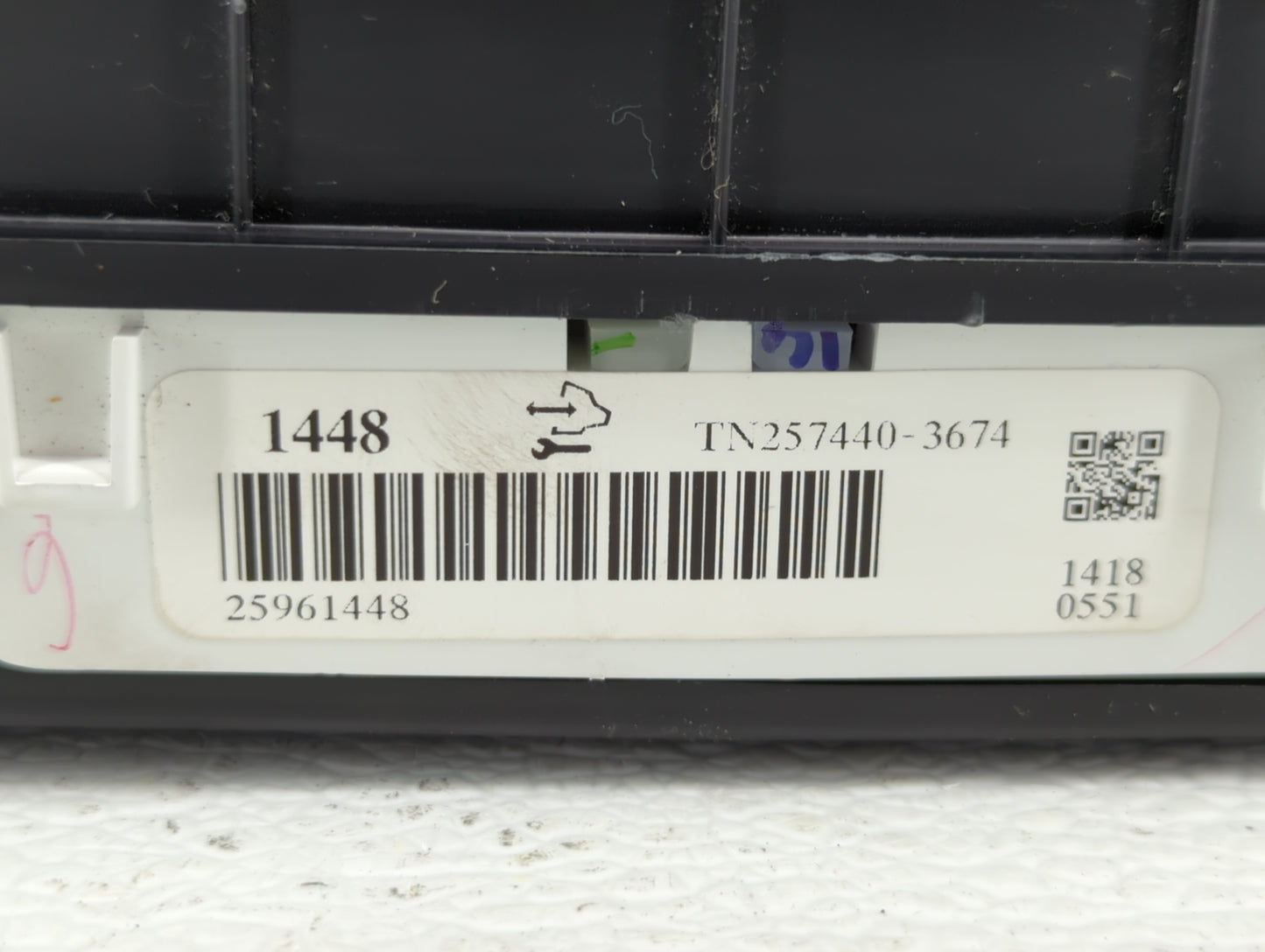 2008-2009 Cadillac Srx Instrument Cluster Speedometer Gauges P/N:25810140 25961448, 25904017, 25961448 Fits Fits 2008 2009 O