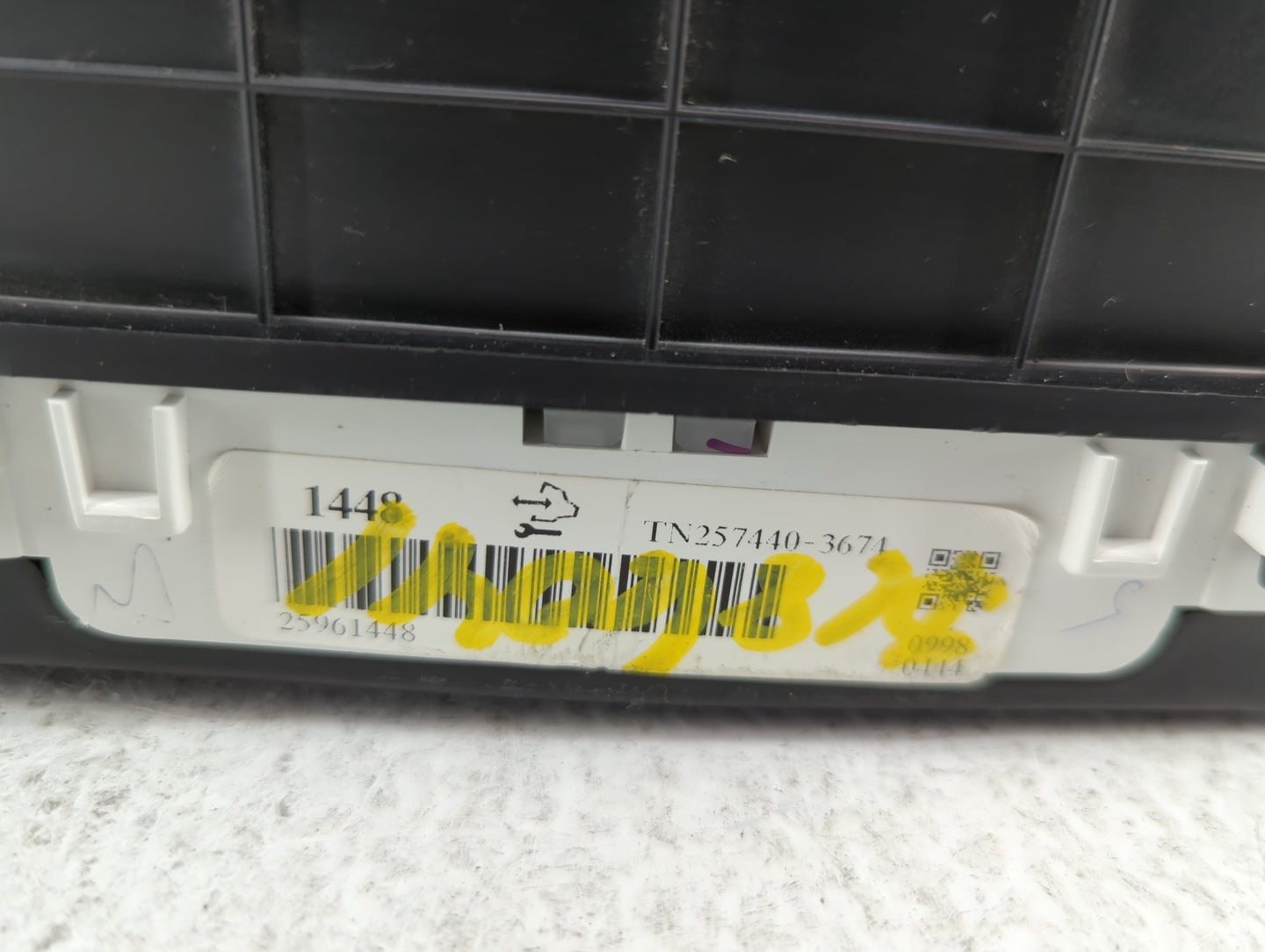 2008-2009 Cadillac Srx Instrument Cluster Speedometer Gauges P/N:25810140 25961448, 25904017, 25961448 Fits Fits 2008 2009 O