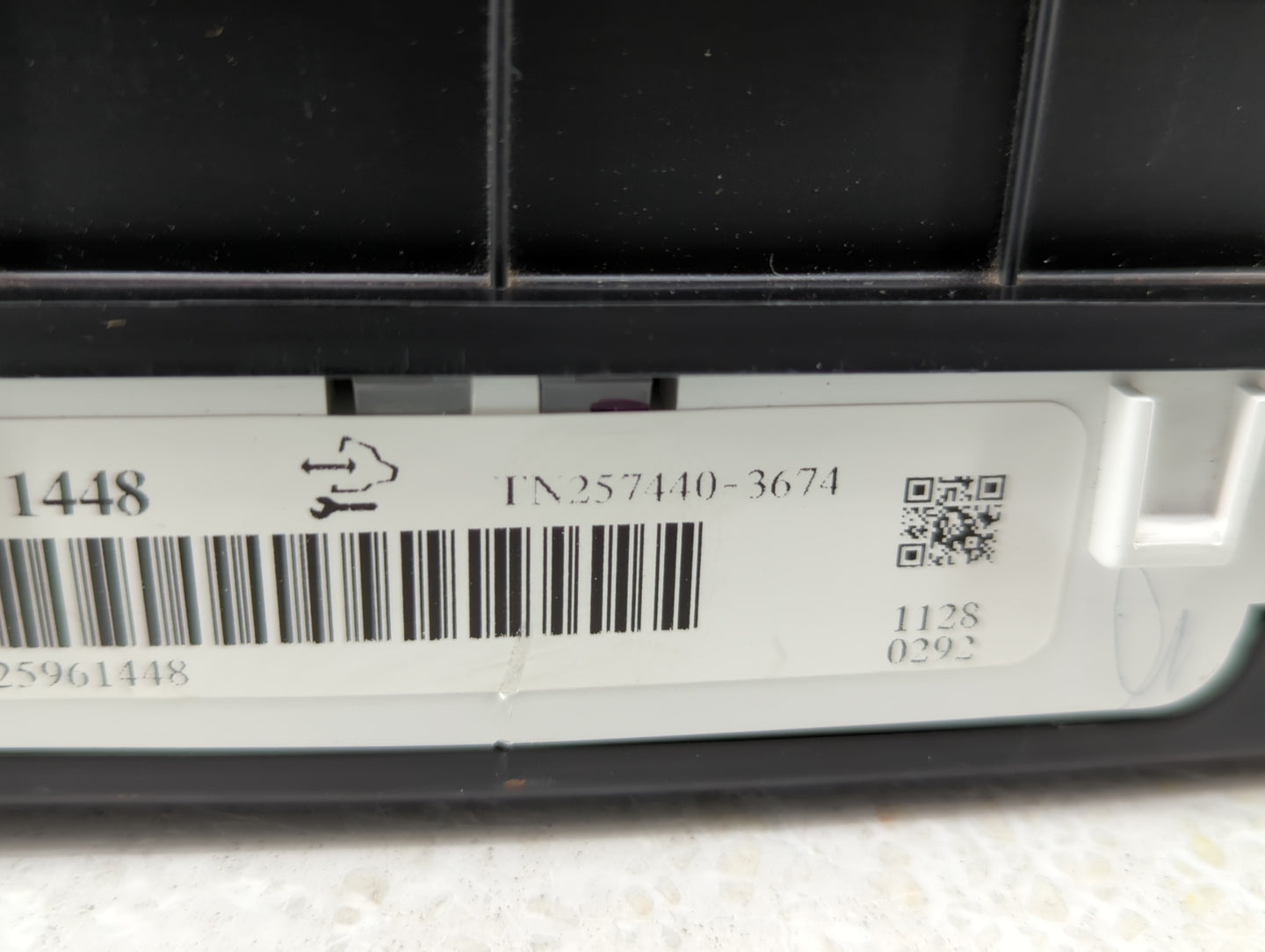 2008-2009 Cadillac Srx Instrument Cluster Speedometer Gauges P/N:25810140 25961448, 25904017, 25961448 Fits Fits 2008 2009 O
