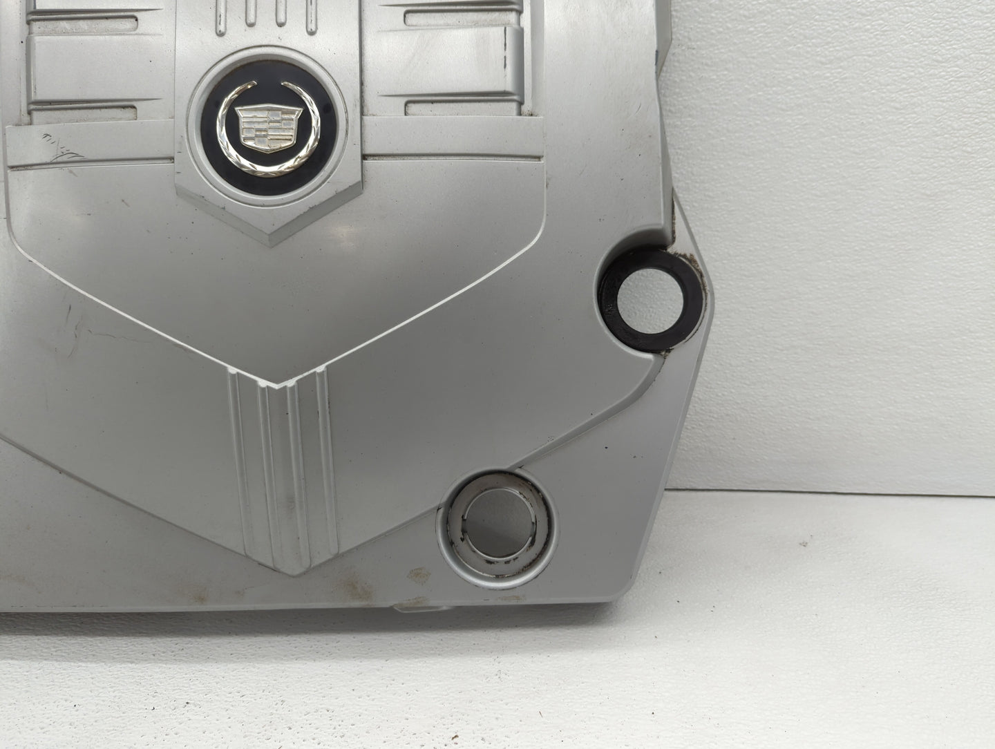 2008 Cadillac Srx Engine Cover - Oemusedautoparts1.com