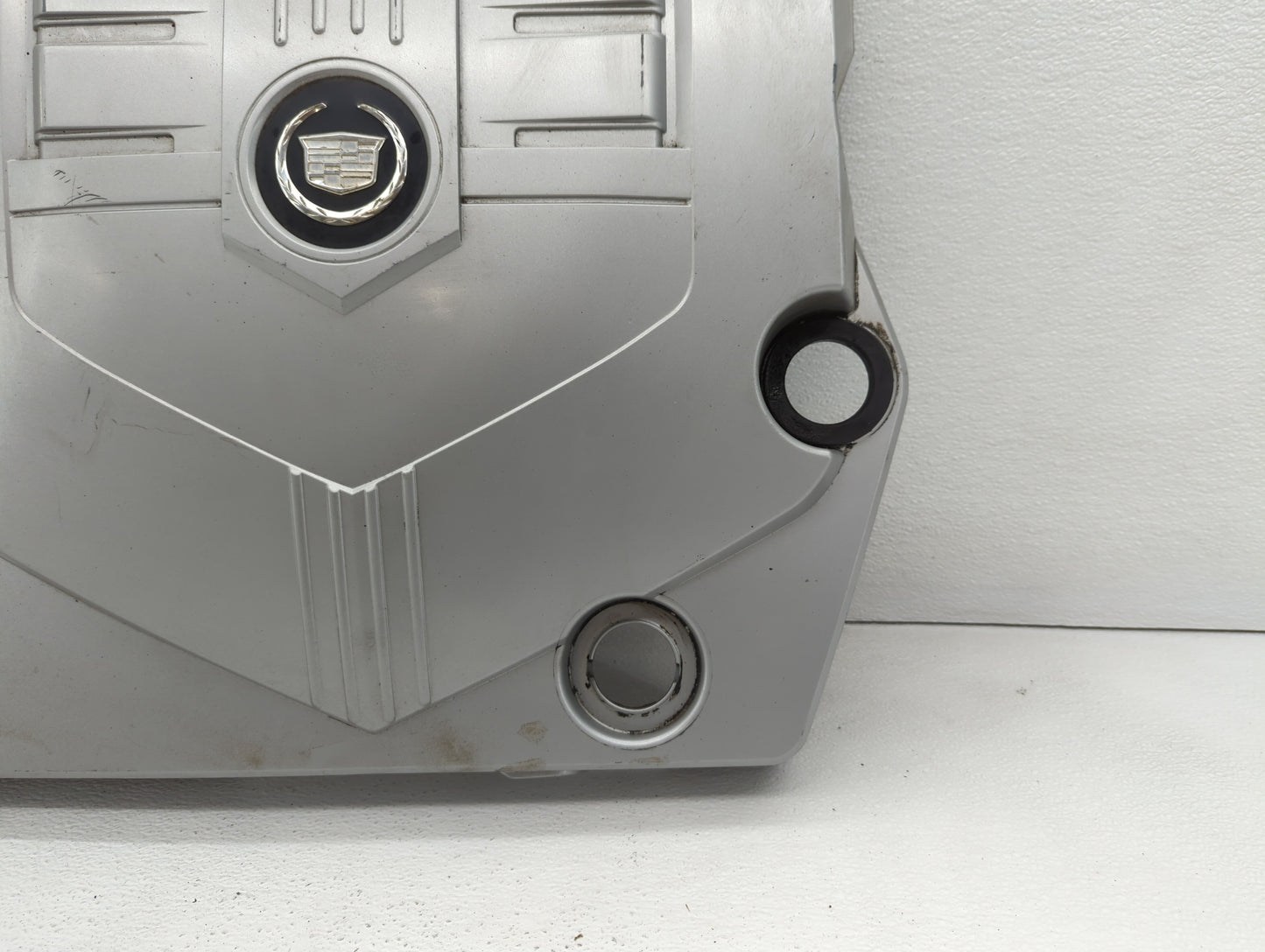 2008 Cadillac Srx Engine Cover - Oemusedautoparts1.com