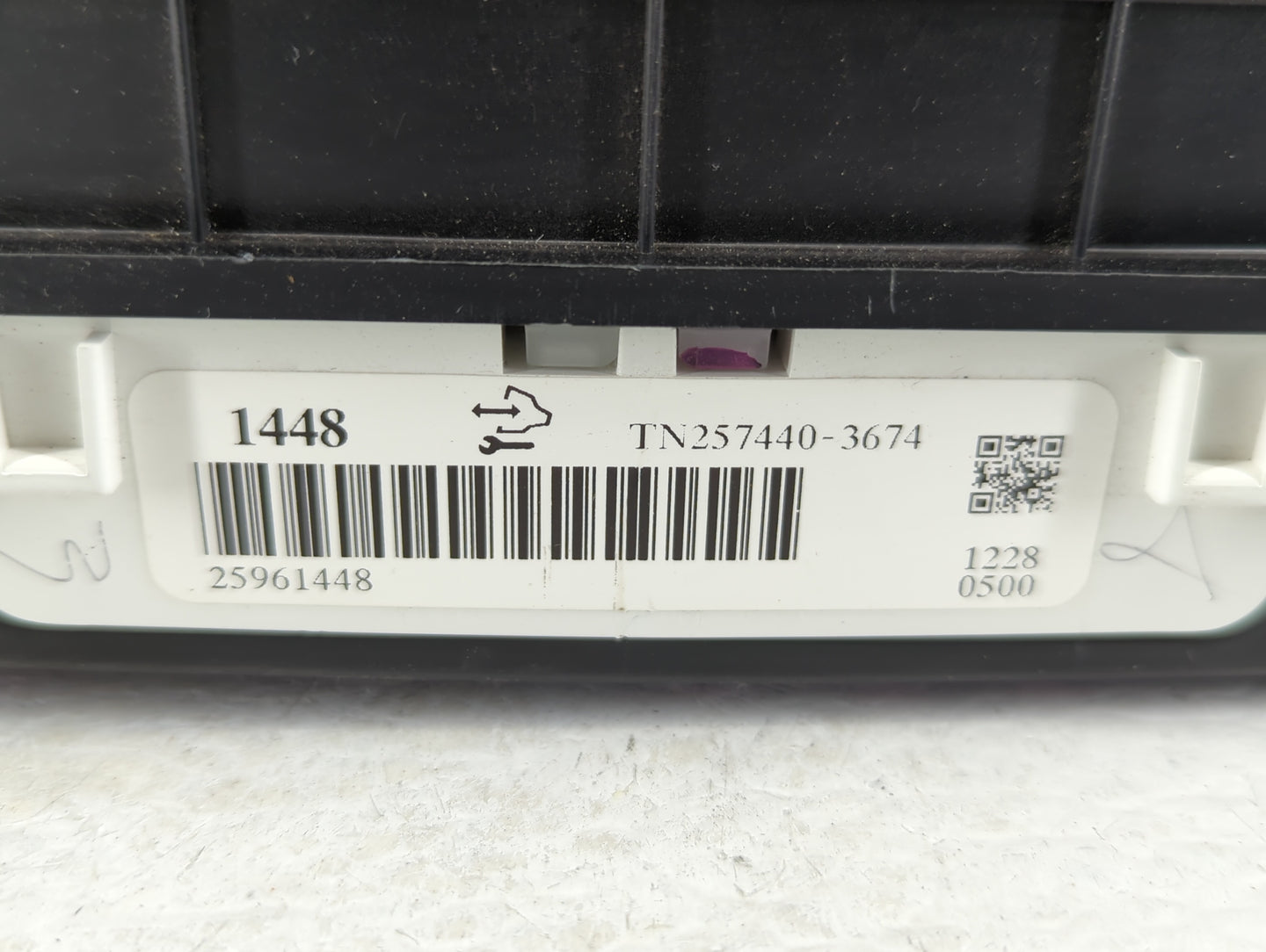 2008-2009 Cadillac Srx Instrument Cluster Speedometer Gauges P/N:25961448 Fits Fits 2008 2009 OEM Used Auto Parts - Oemuseda
