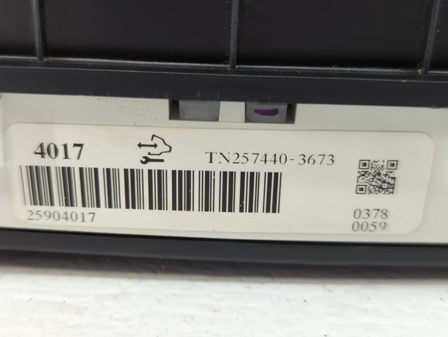 2008-2009 Cadillac Srx Instrument Cluster Speedometer Gauges P/N:25904017, 25961448 Fits Fits 2008 2009 OEM Used Auto Parts 