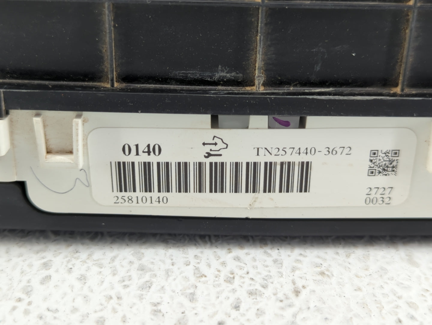 2008-2009 Cadillac Srx Instrument Cluster Speedometer Gauges P/N:25904017, 25961448 Fits Fits 2008 2009 OEM Used Auto Parts 