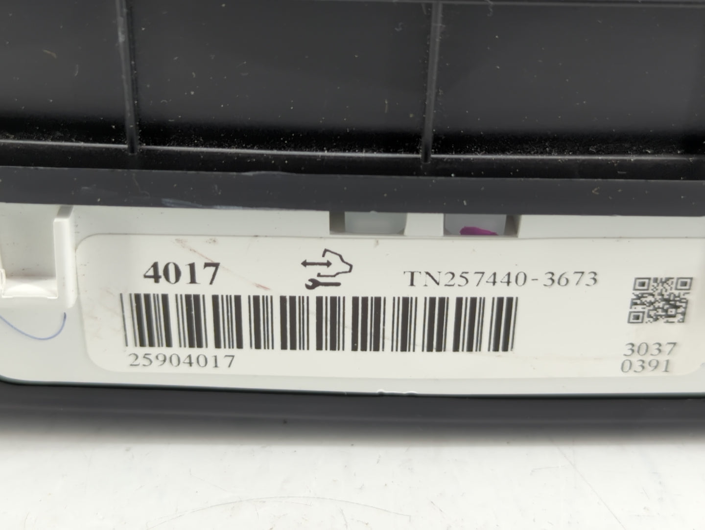 2008-2009 Cadillac Srx Instrument Cluster Speedometer Gauges P/N:25904017 Fits Fits 2008 2009 OEM Used Auto Parts - Oemuseda