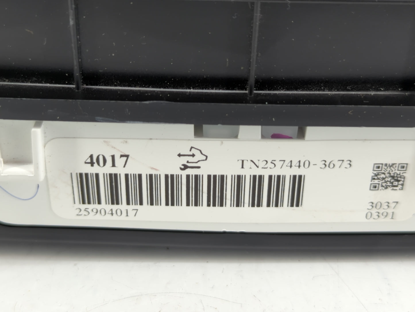 2008-2009 Cadillac Srx Instrument Cluster Speedometer Gauges P/N:25904017 Fits Fits 2008 2009 OEM Used Auto Parts - Oemuseda